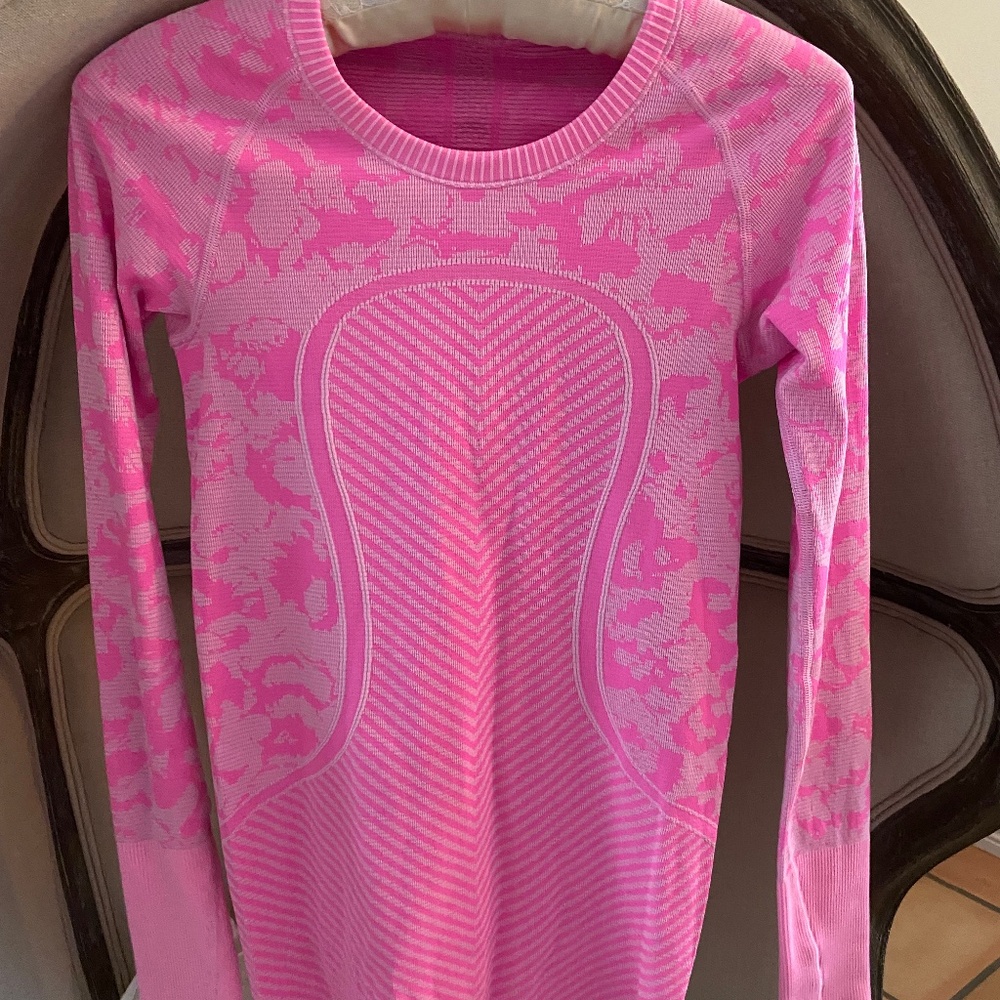 Lululemon Swiftly Long Sleeve Shirt Raspberry Glo Light 4 EUC